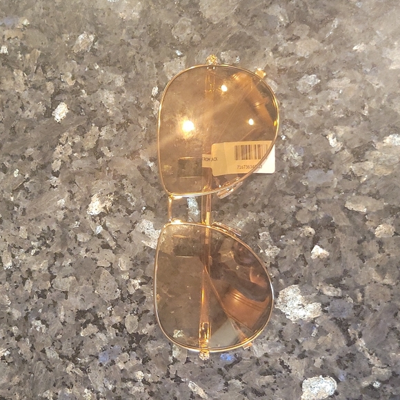 Sun Glasess Fendi For Women - Picture 4 of 4